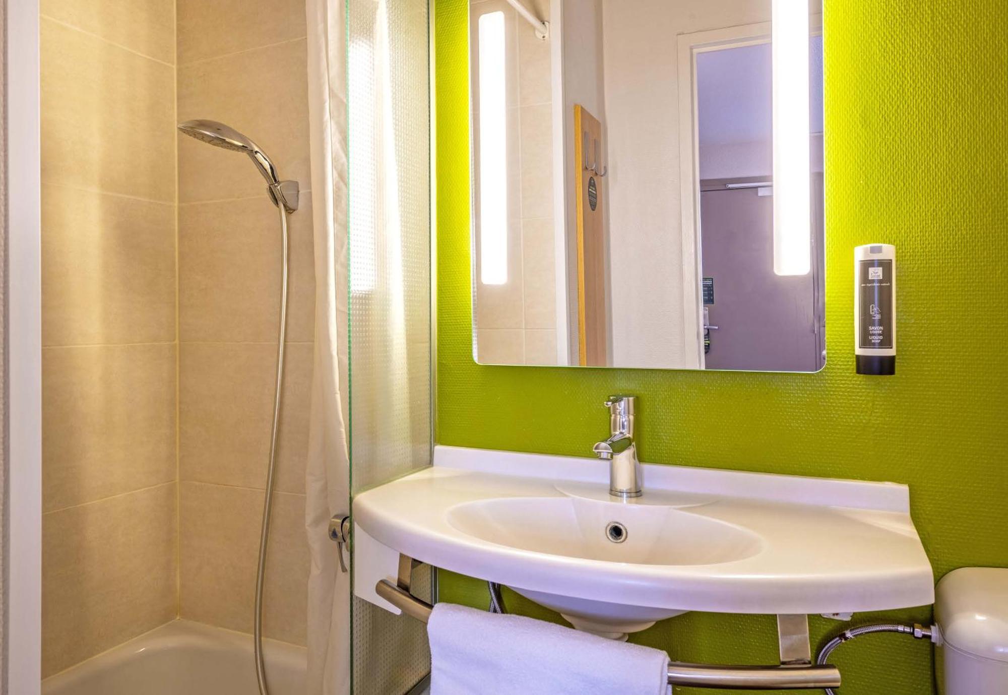 B&B Hotel Brest Kergaradec Aeroport Gouesnou Екстериор снимка
