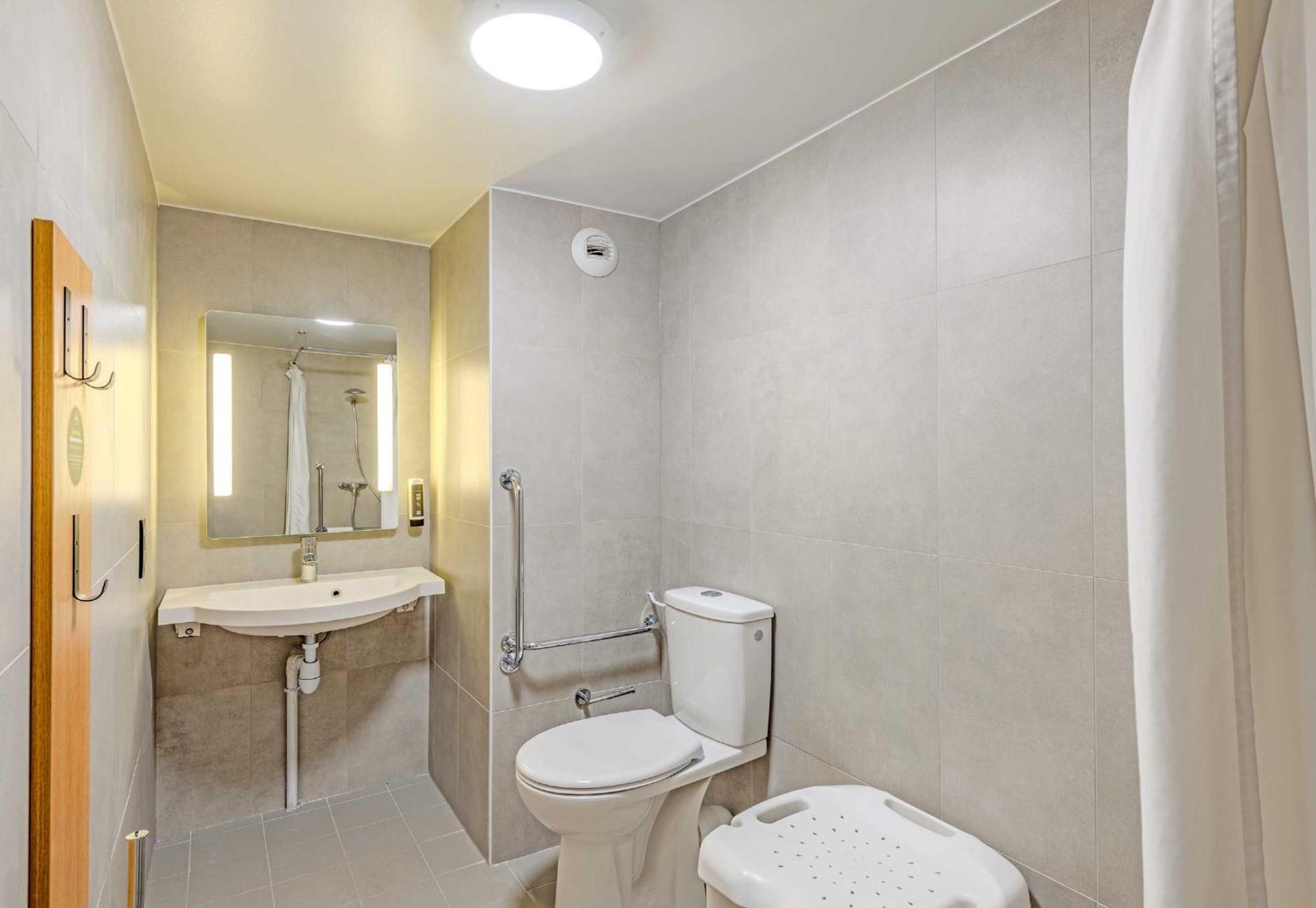 B&B Hotel Brest Kergaradec Aeroport Gouesnou Екстериор снимка